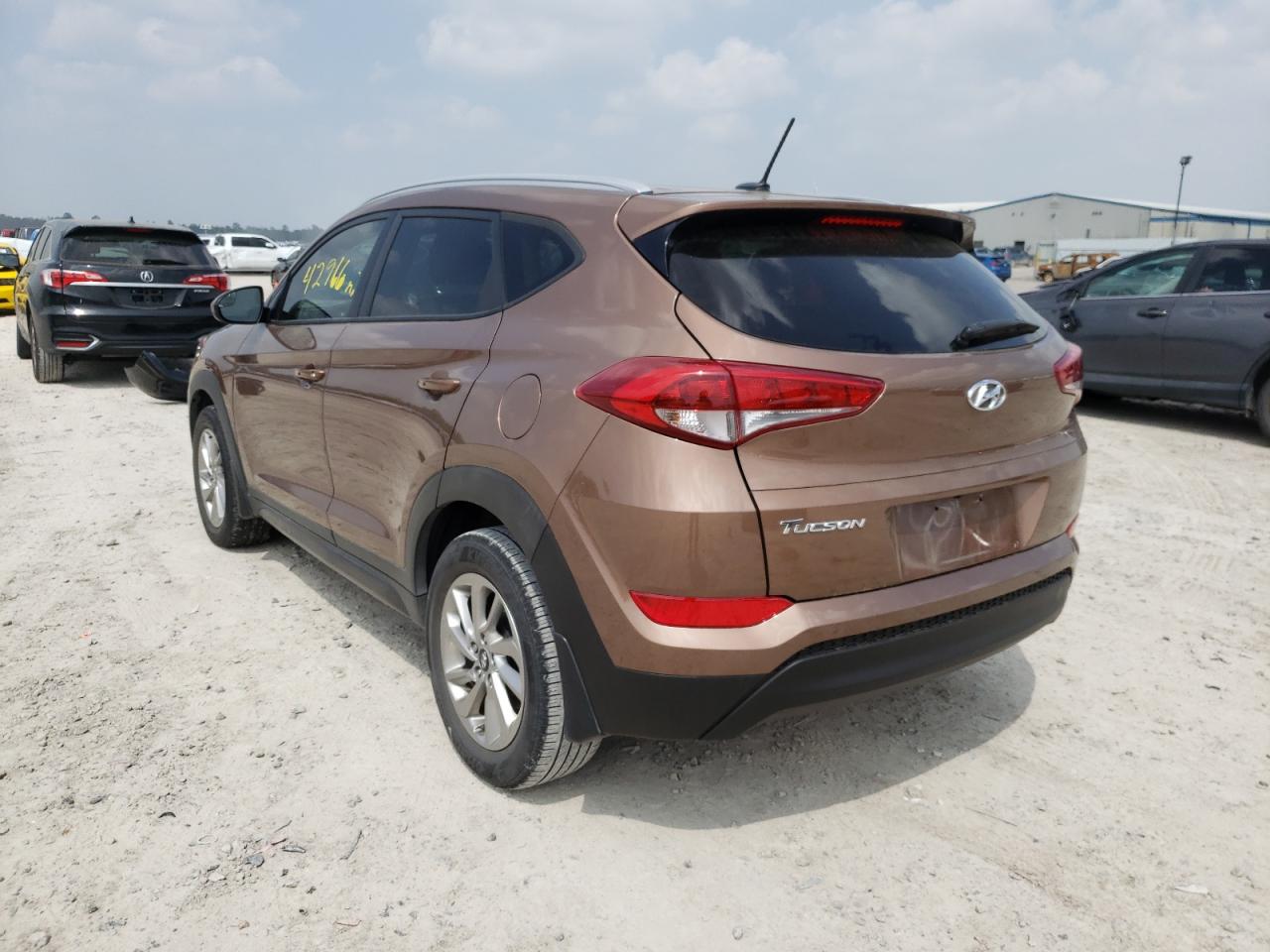 Photo 3 from auction – 2016 HYUNDAI TUCSON LIM with VIN KM8J33A47GU181353