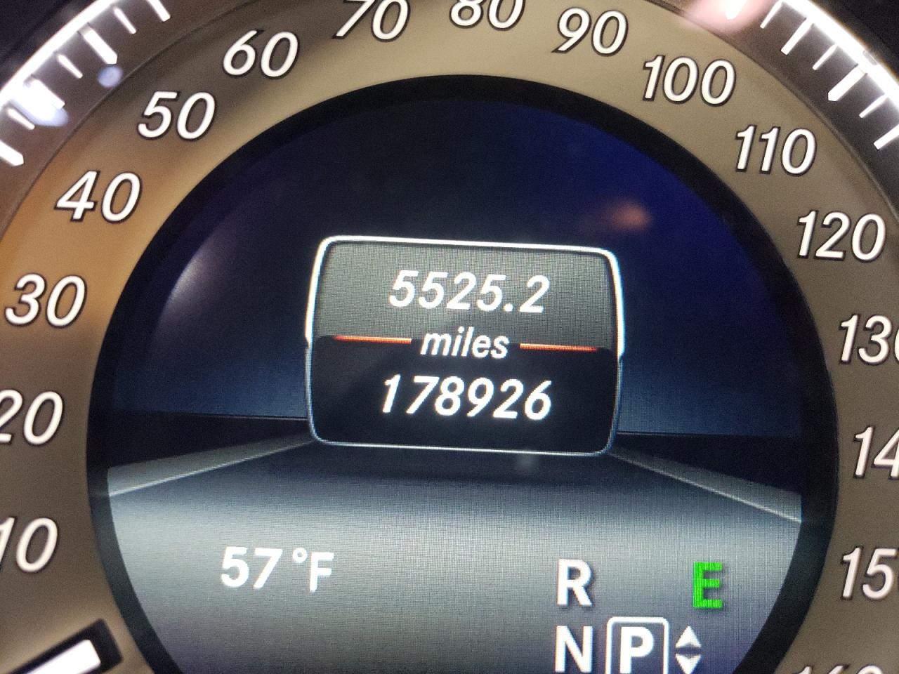 Photo 8 from auction – 2014 MERCEDES-BENZ E 250 BLUE with VIN WDDHF9HB4EA871857