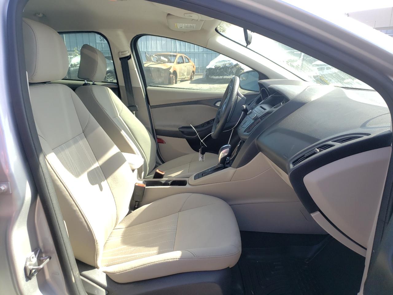 Photo 5 from auction – 2015 FORD FOCUS SE with VIN 1FADP3F29FL301564