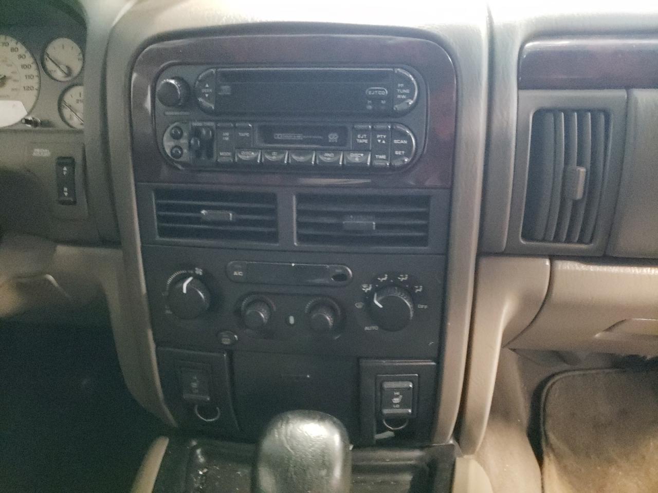 Photo 9 from auction – 2002 JEEP GRAND CHER with VIN 1J4GX58S32C330398
