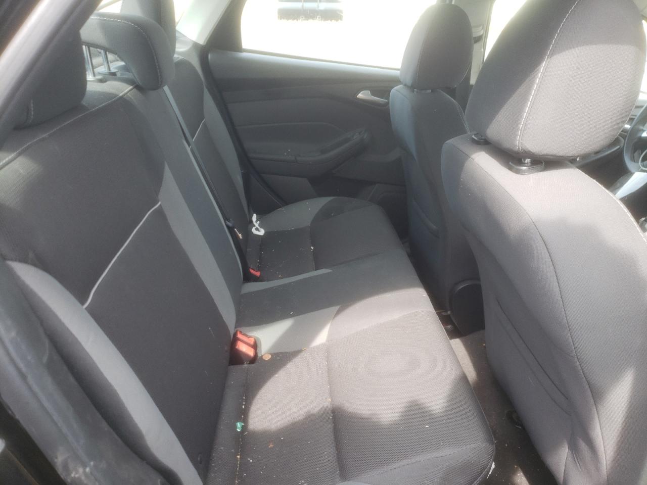 Photo 6 from auction – 2014 FORD FOCUS SE with VIN 1FADP3F27EL347991