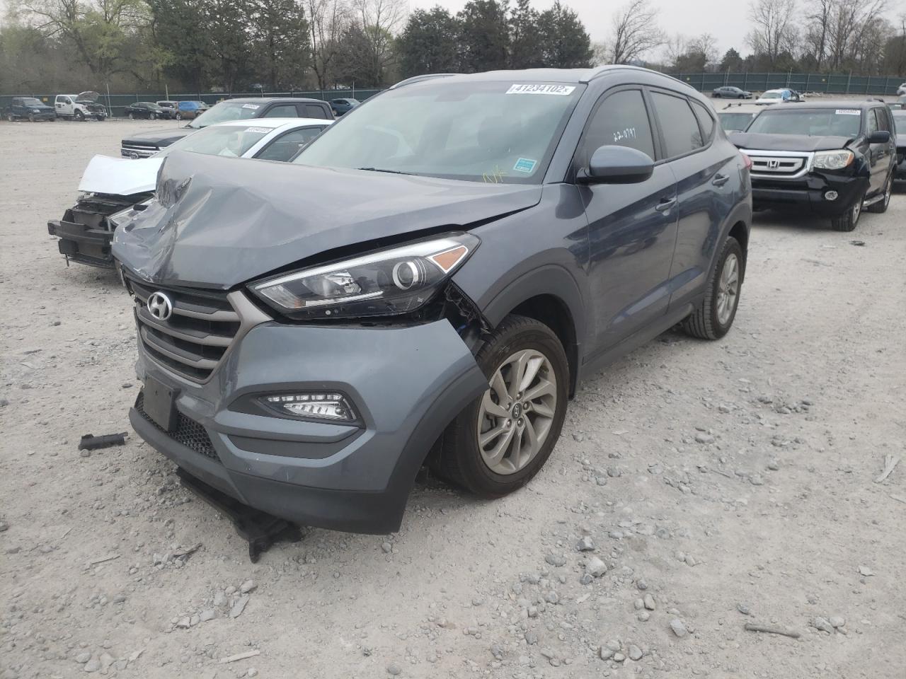 Photo 2 from auction – 2016 HYUNDAI TUCSON LIM with VIN KM8J33A49GU180429