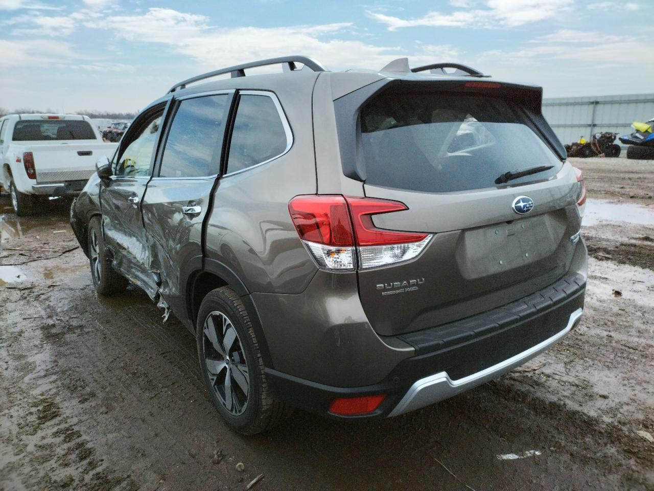 Photo 3 from auction – 2019 SUBARU FORESTER T with VIN JF2SKAWCXKH550046