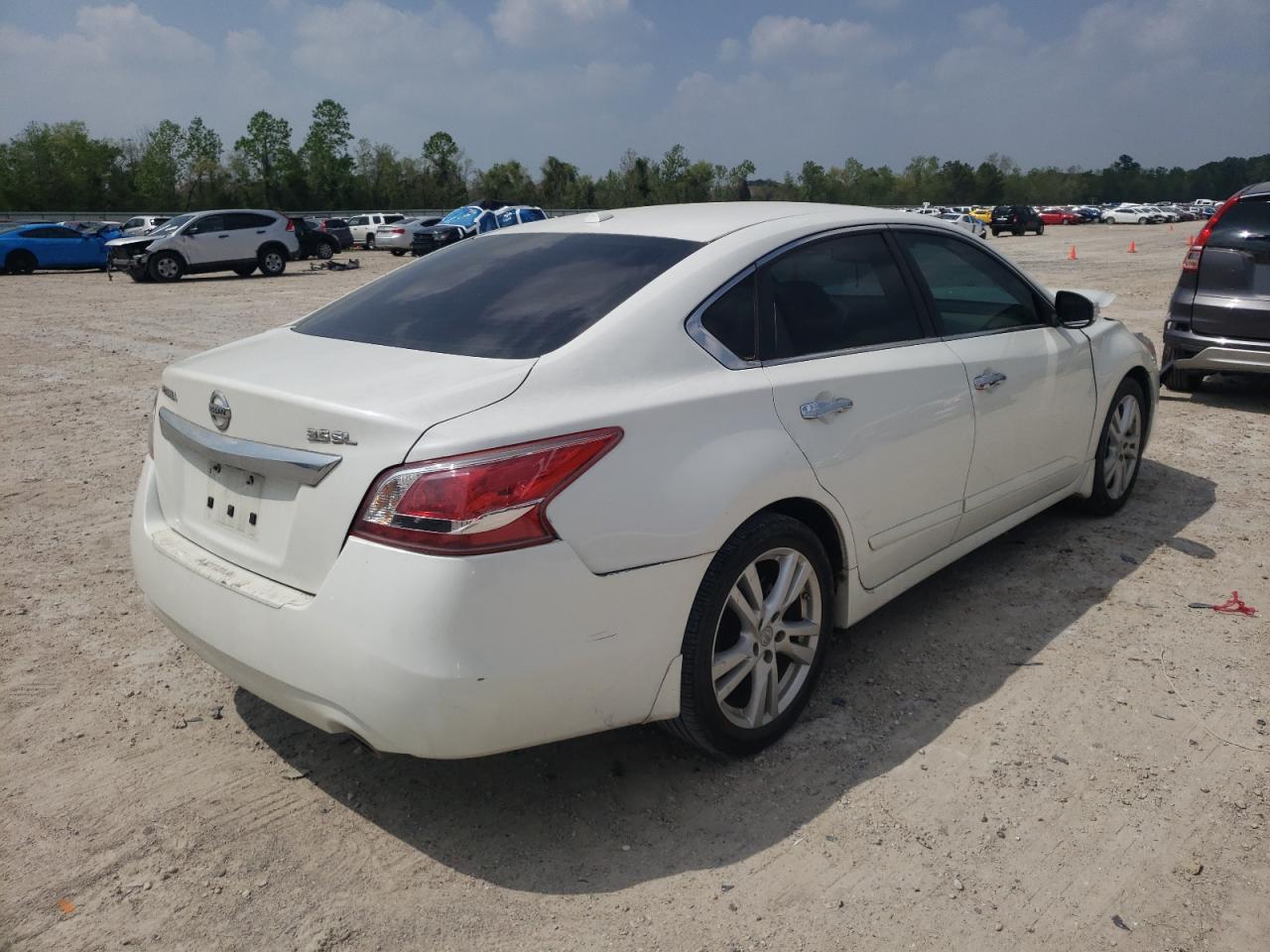 Photo 4 from auction – 2013 NISSAN ALTIMA 3.5 with VIN 1N4BL3AP4DN480037