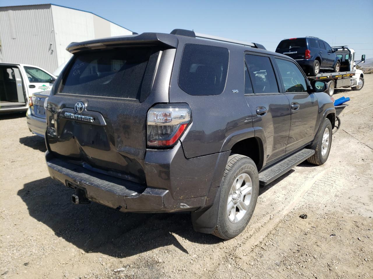 Photo 4 from auction – 2020 TOYOTA 4RUNNER SR with VIN JTEBU5JR7L5769573