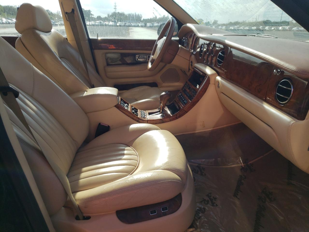 Photo 5 from auction – 2001 BENTLEY ARNAGE with VIN SCBLC31E71CX05865