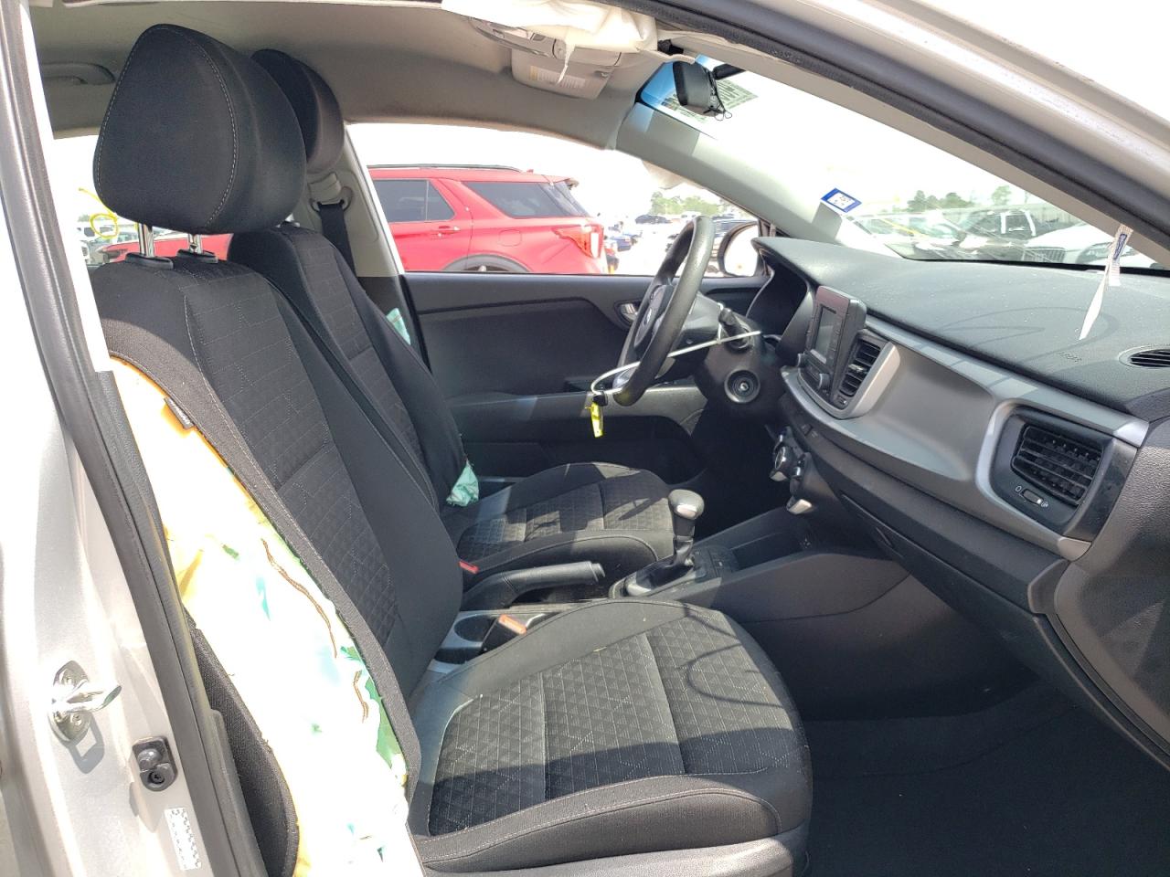 Photo 5 from auction – 2019 KIA RIO S with VIN 3KPA24AB9KE248554