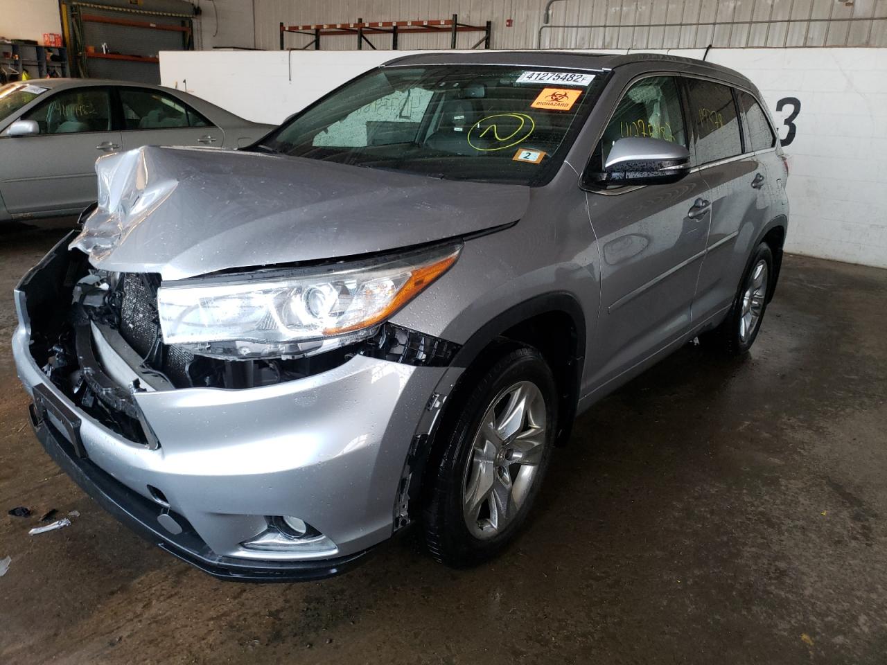 Photo 2 from auction – 2015 TOYOTA HIGHLANDER with VIN 5TDDKRFH2FS133703