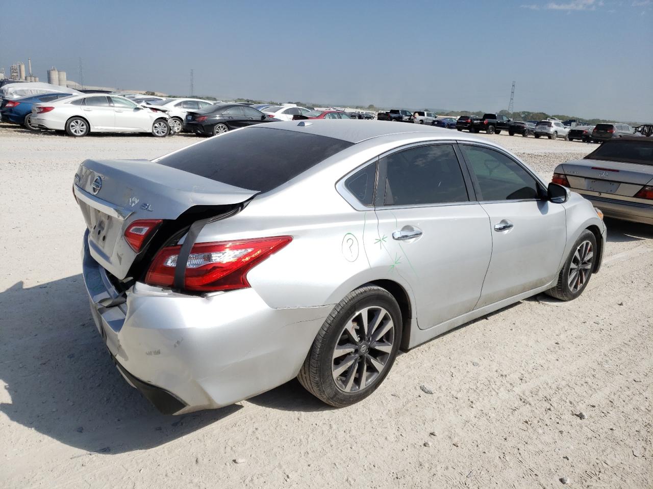 Photo 4 from auction – 2017 NISSAN ALTIMA 2.5 with VIN 1N4AL3AP3HC194984