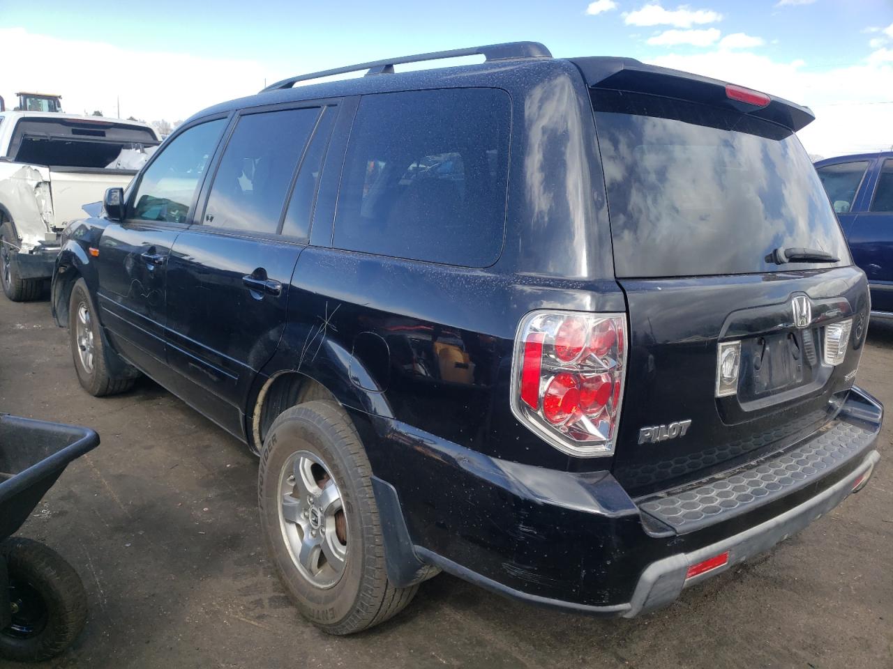 Photo 3 from auction – 2006 HONDA PILOT EX with VIN 2HKYF186X6H513025
