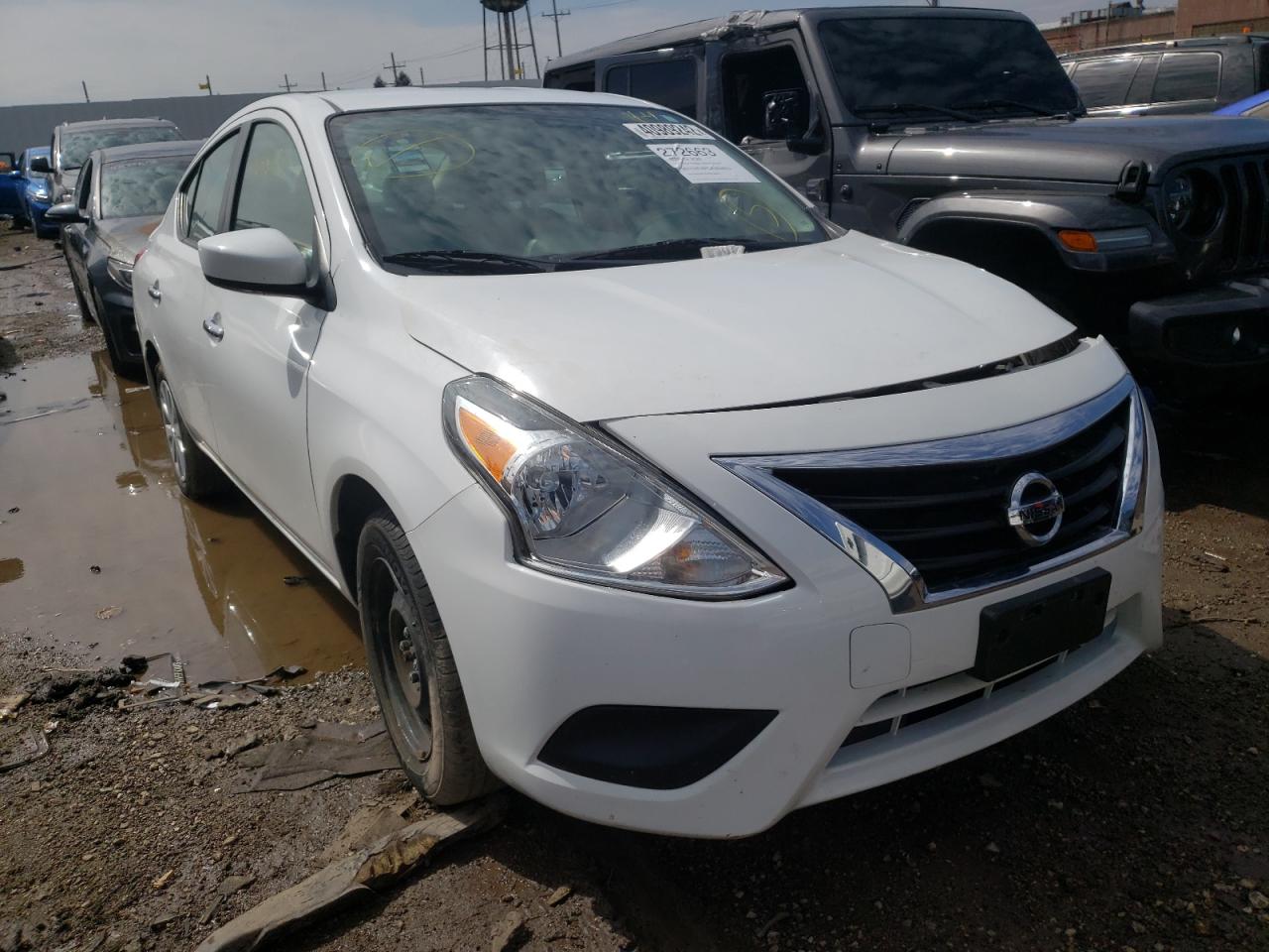 NISSAN VERSA 2018 with VIN 3N1CN7AP5JL864603 - Photo from auction