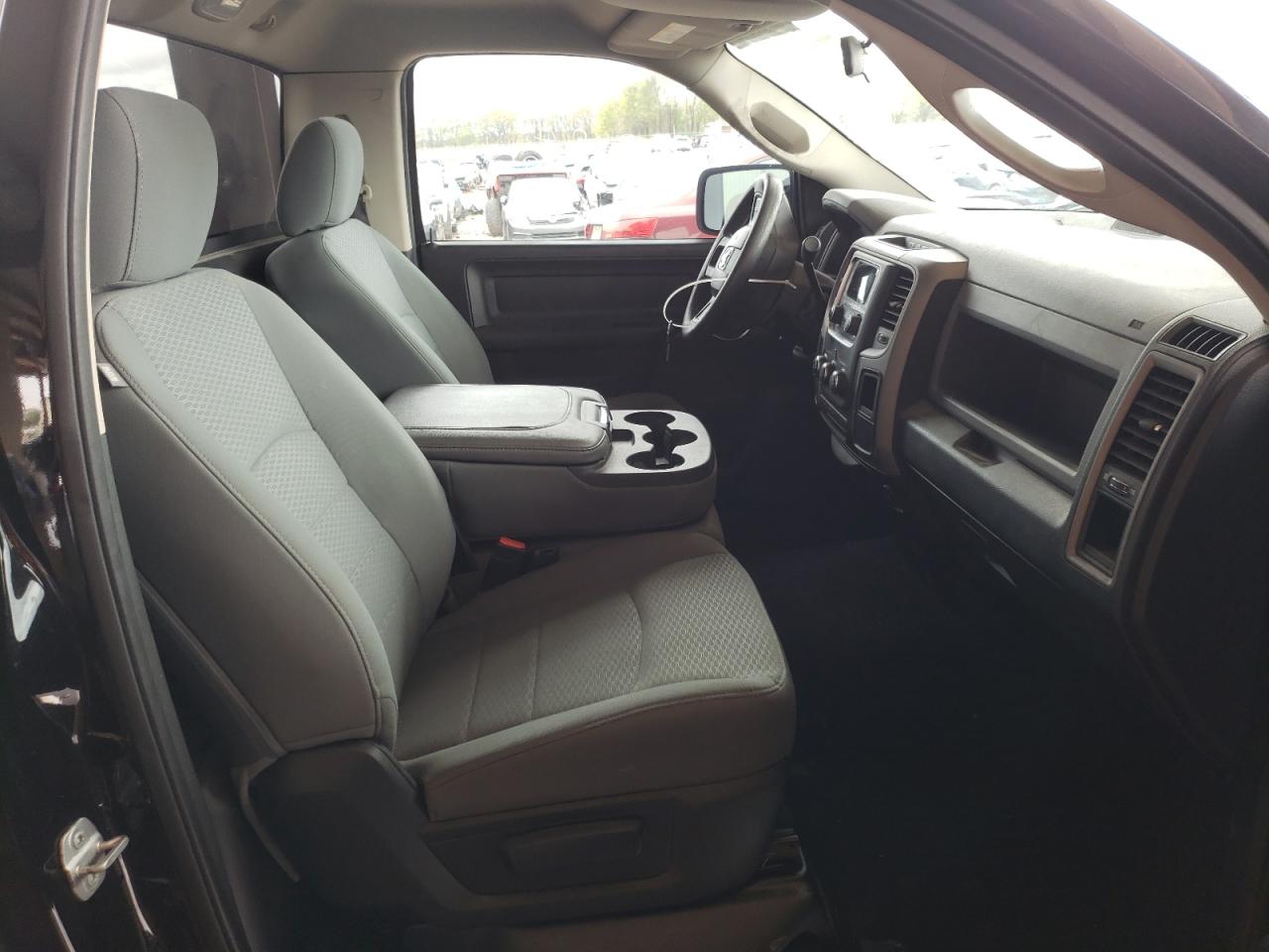 Photo 5 from auction – 2014 RAM 1500 ST with VIN 3C6JR6ATXEG292529