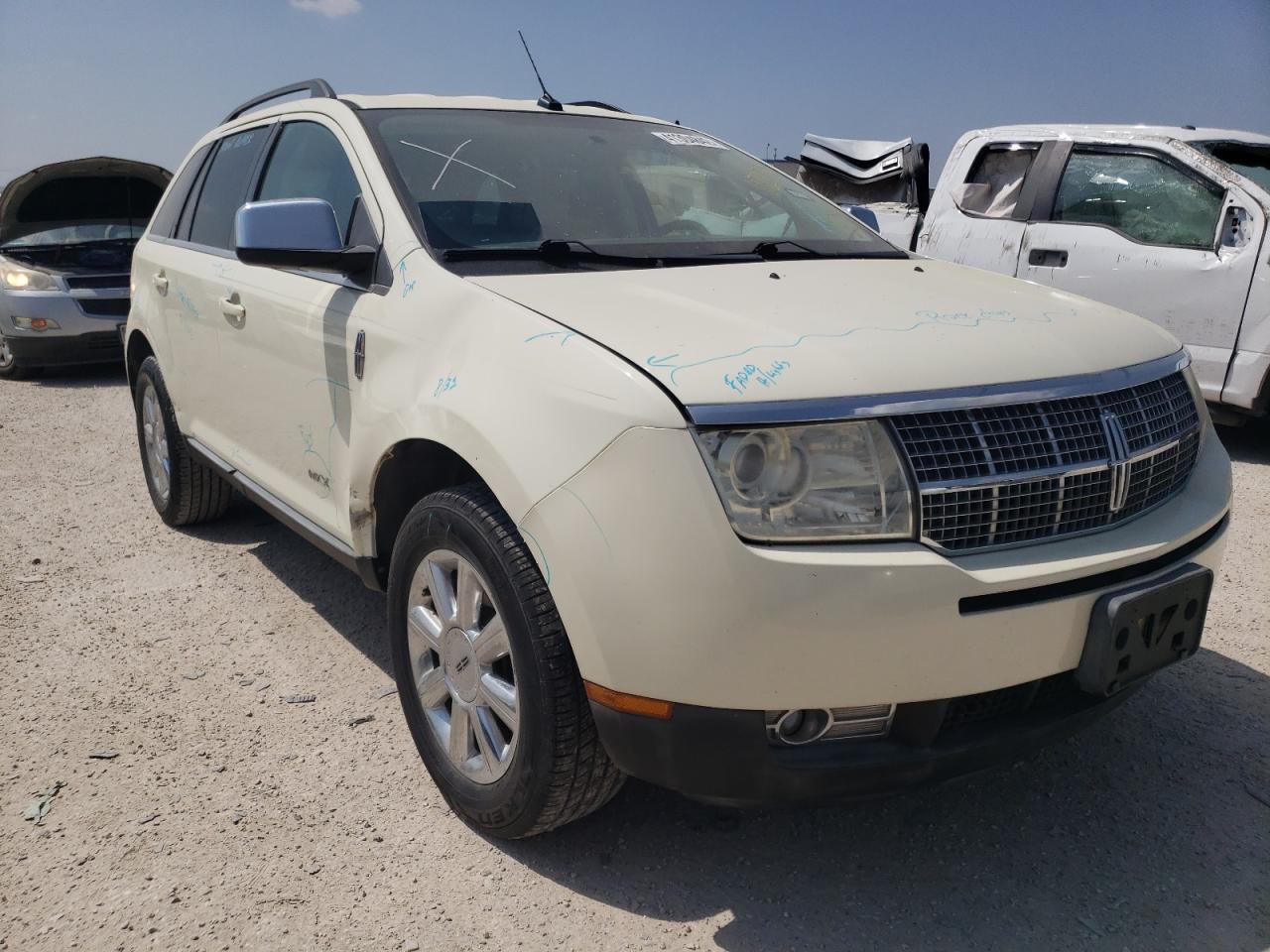 LINCOLN MKX 2008 with VIN 2LMDU68C38BJ39251 - Photo from auction