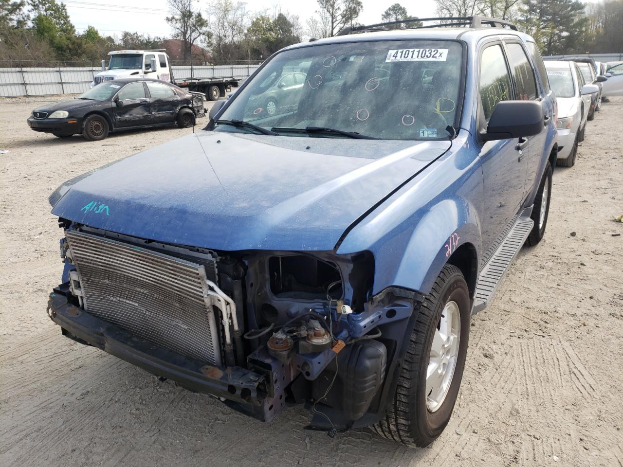 Photo 2 from auction – 2010 FORD ESCAPE XLT with VIN 1FMCU0D78AKB42722