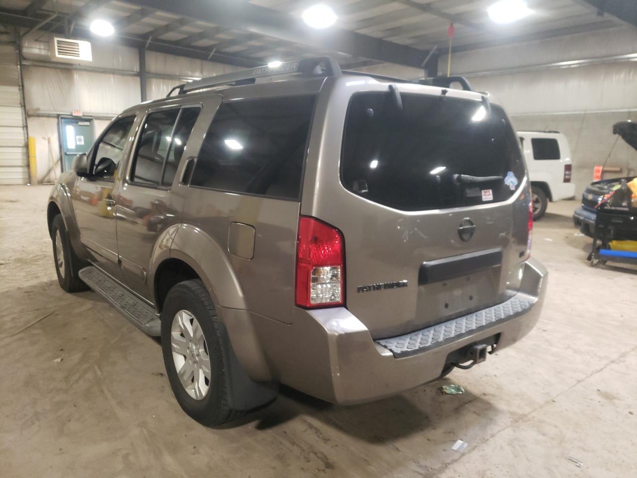 Photo 3 from auction – 2005 NISSAN PATHFINDER with VIN 5N1AR18W85C741359