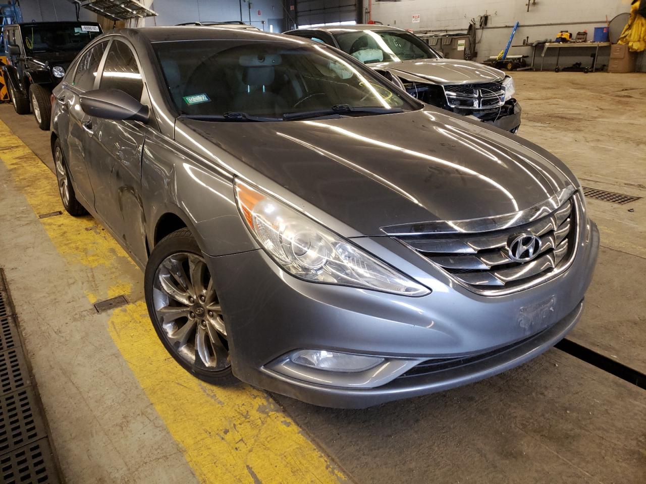 HYUNDAI SONATA SE 2011 with VIN 5NPEC4AB3BH280040 - Photo from auction