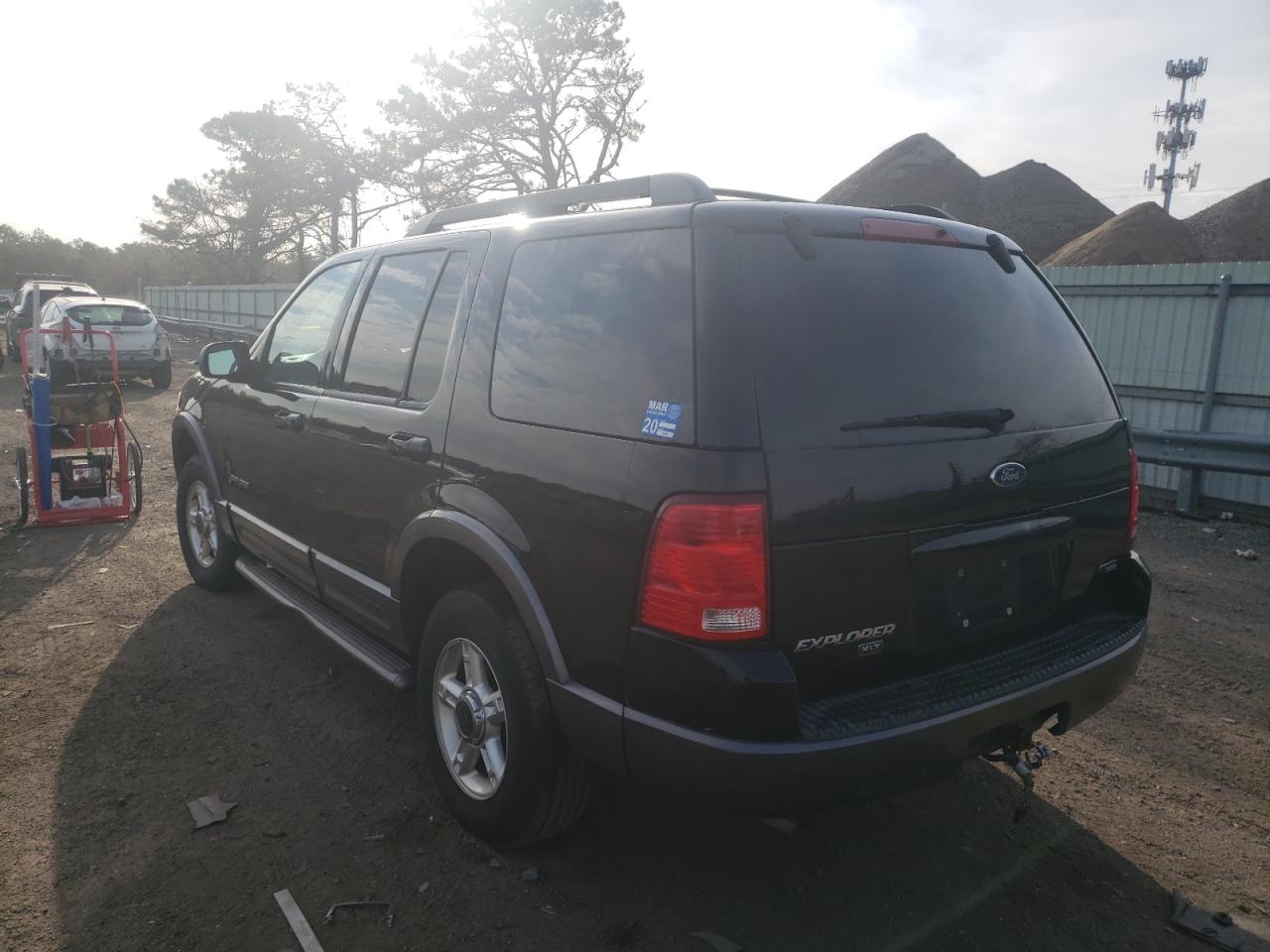 Photo 3 from auction – 2005 FORD EXPLORER X with VIN 1FMZU73E45ZA05227
