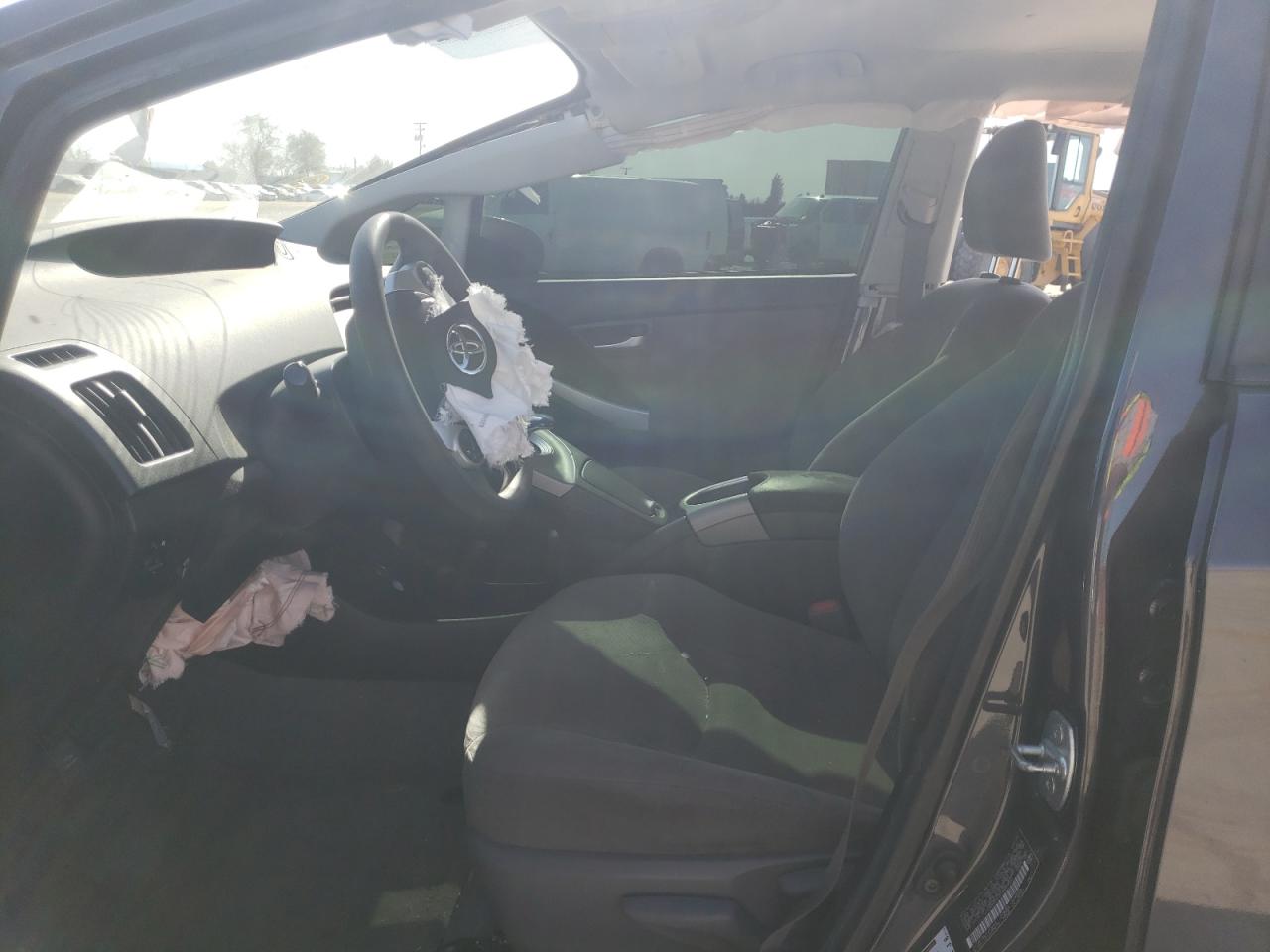 Photo 5 from auction – 2015 TOYOTA PRIUS with VIN JTDKN3DU7F0465800