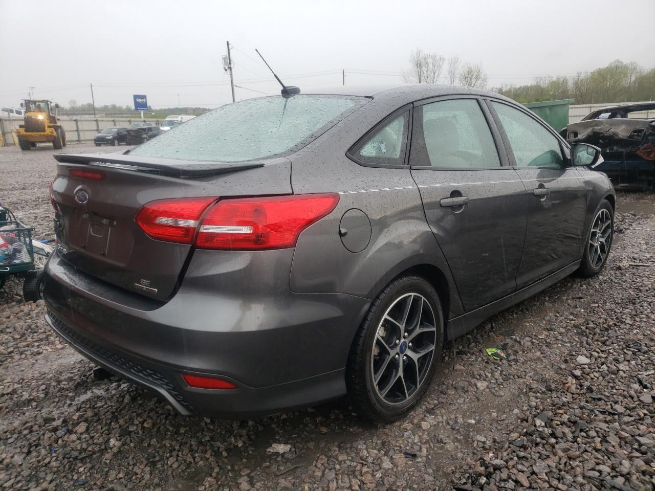 Photo 4 from auction – 2015 FORD FOCUS SE with VIN 1FADP3F2XFL304165