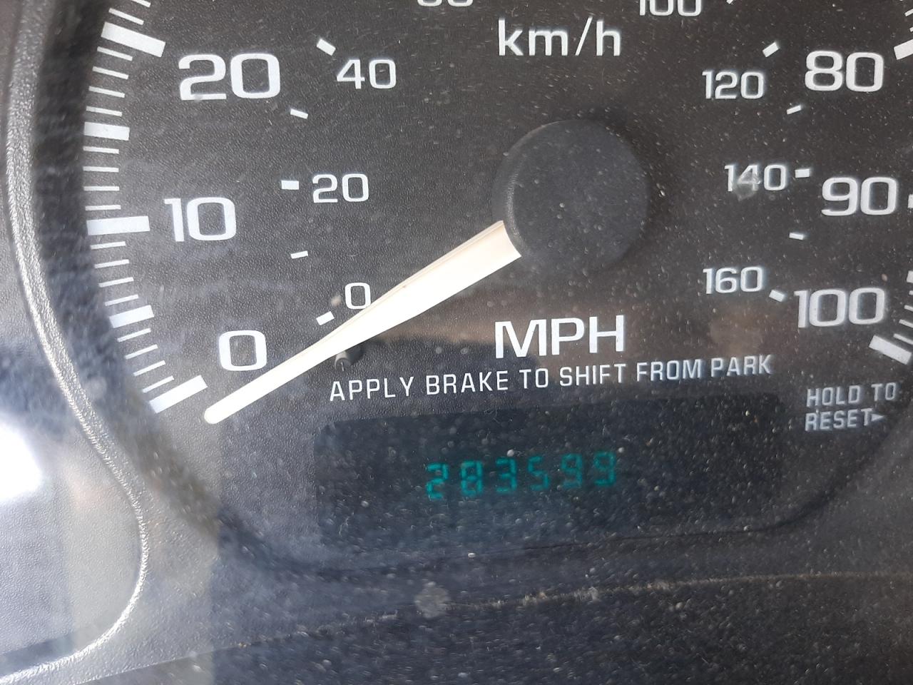 Photo 8 from auction – 2001 CHEVROLET SILVERADO with VIN 2GCEC19T611405351