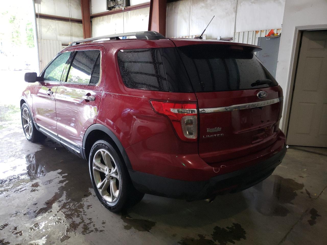 Photo 3 from auction – 2015 FORD EXPLORER L with VIN 1FM5K7F85FGB97295