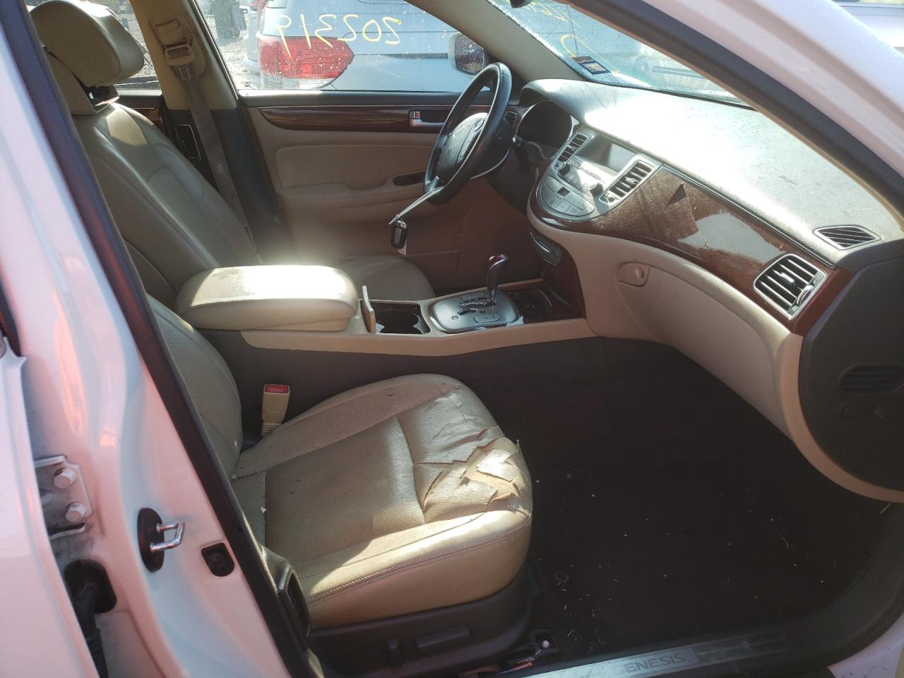 Photo 5 from auction – 2012 HYUNDAI GENESIS 3. with VIN KMHGC4DDXCU166951