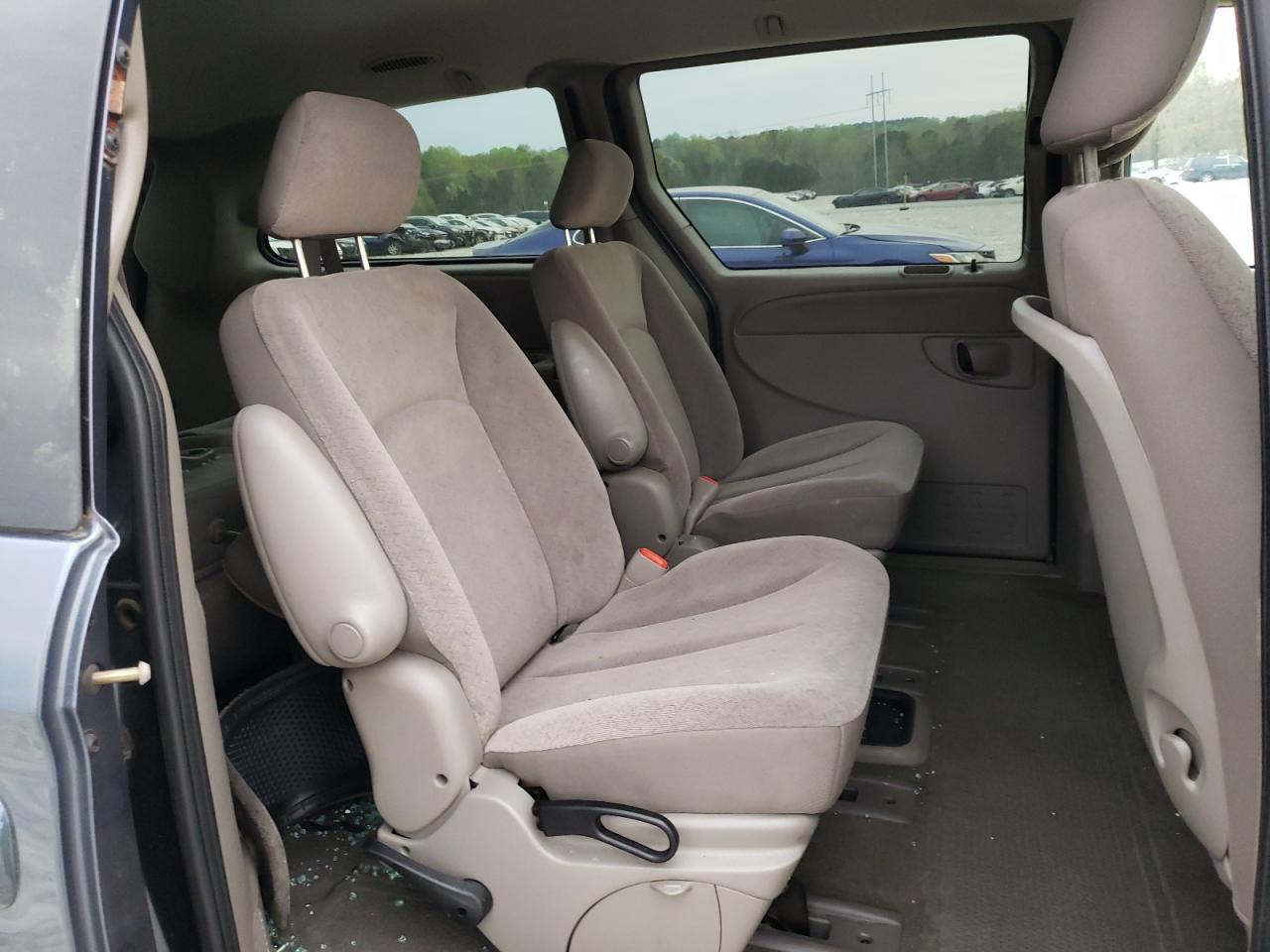 Photo 6 from auction – 2002 CHRYSLER TOWN & COU with VIN 2C4GP44342R614029