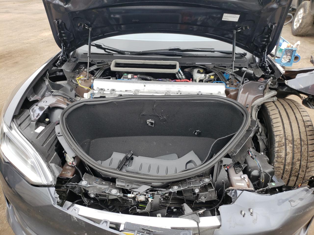 Photo 7 from auction – 2022 TESLA MODEL S with VIN 5YJSA1E52NF469292