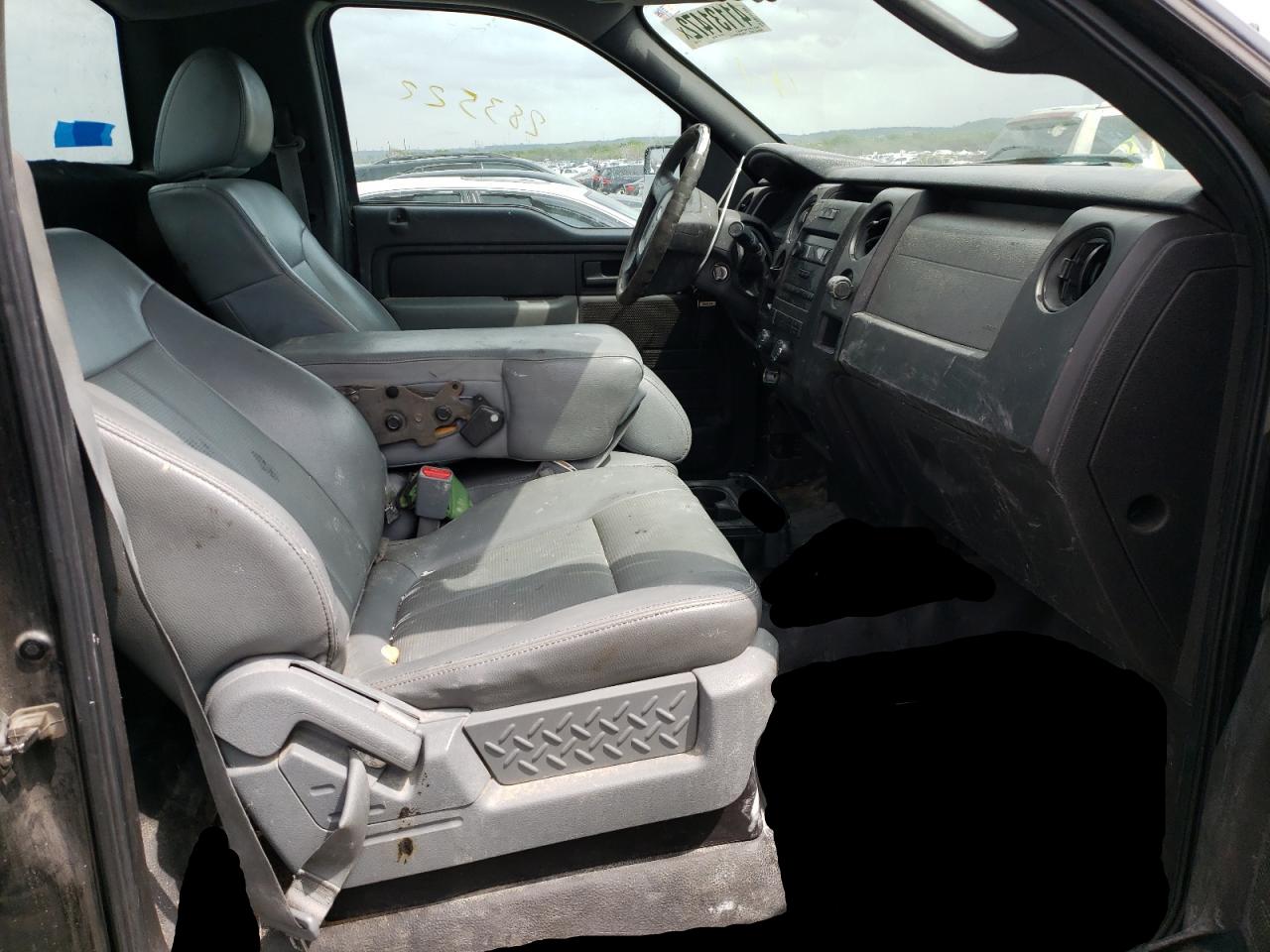 Photo 5 from auction – 2011 FORD F150 with VIN 1FTNF1CF7BKD56589
