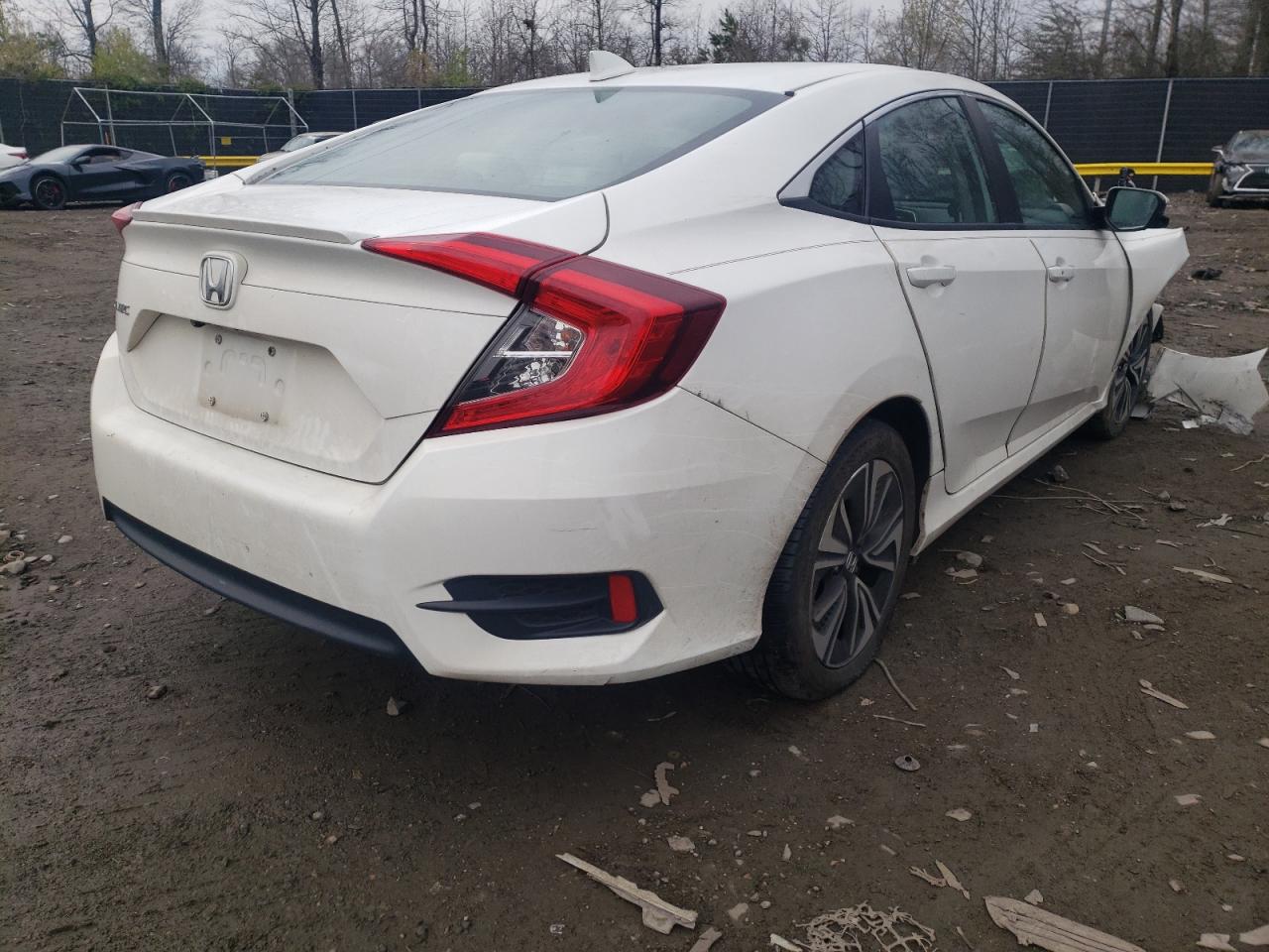 Photo 4 from auction – 2017 HONDA CIVIC EX with VIN 19XFC1F39HE200760