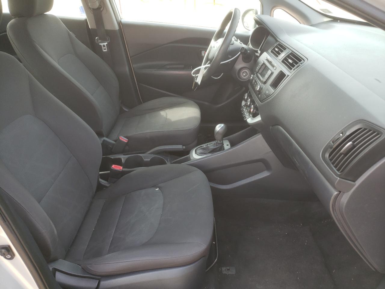 Photo 5 from auction – 2014 KIA RIO LX with VIN KNADM4A35E6415421
