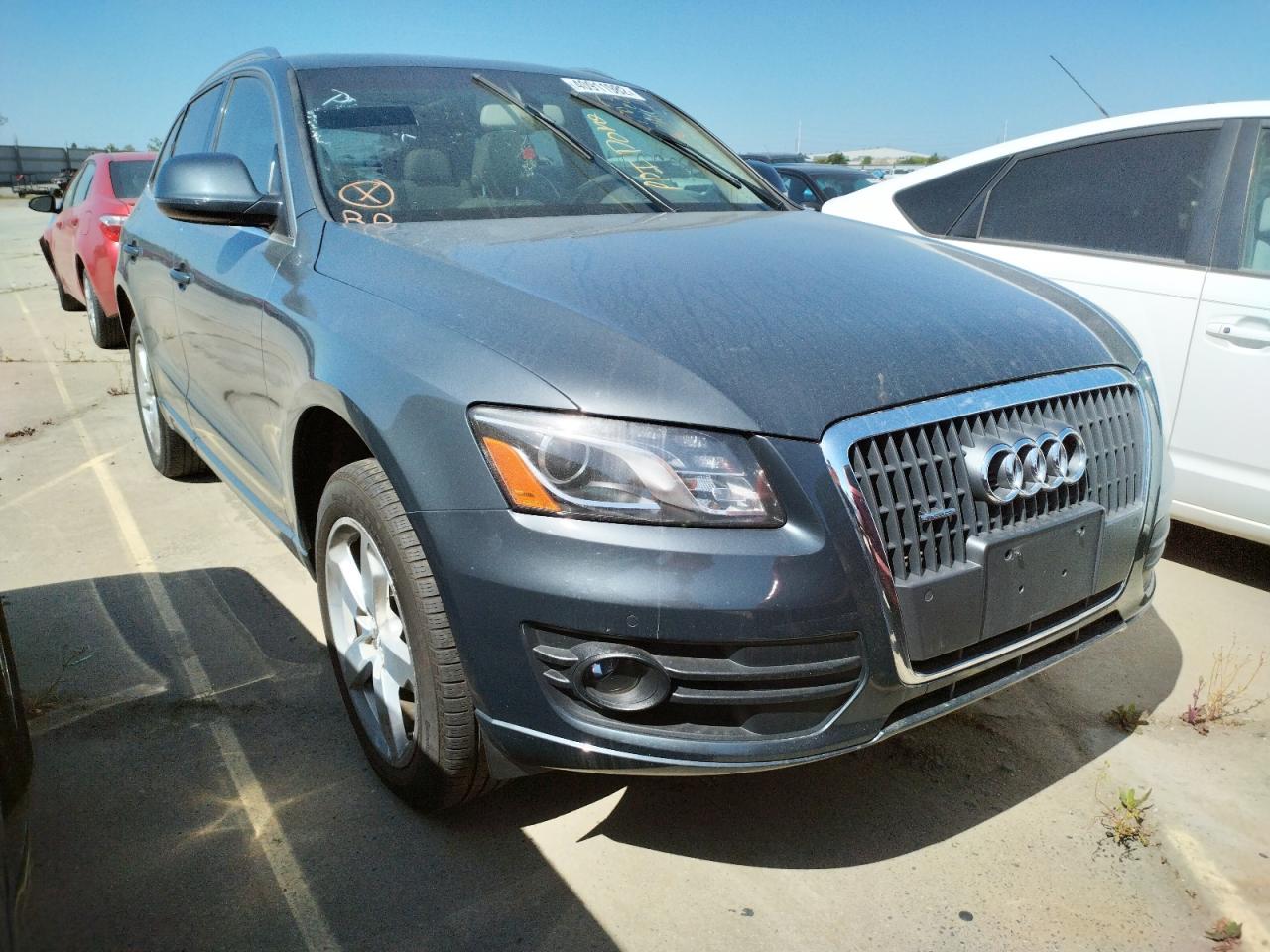 AUDI Q5 PREMIUM 2011 with VIN WA1LFAFP7BA066073 - Photo from auction