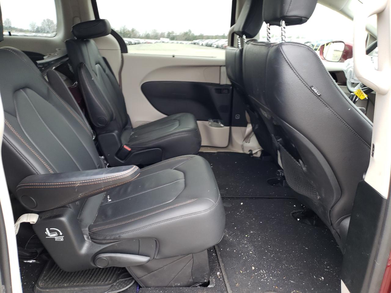 Photo 6 from auction – 2018 CHRYSLER PACIFICA T with VIN 2C4RC1BG7JR270364