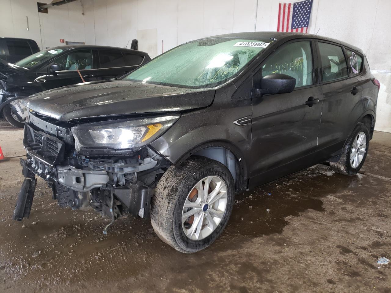 Photo 2 from auction – 2019 FORD ESCAPE S with VIN 1FMCU0F73KUA33863