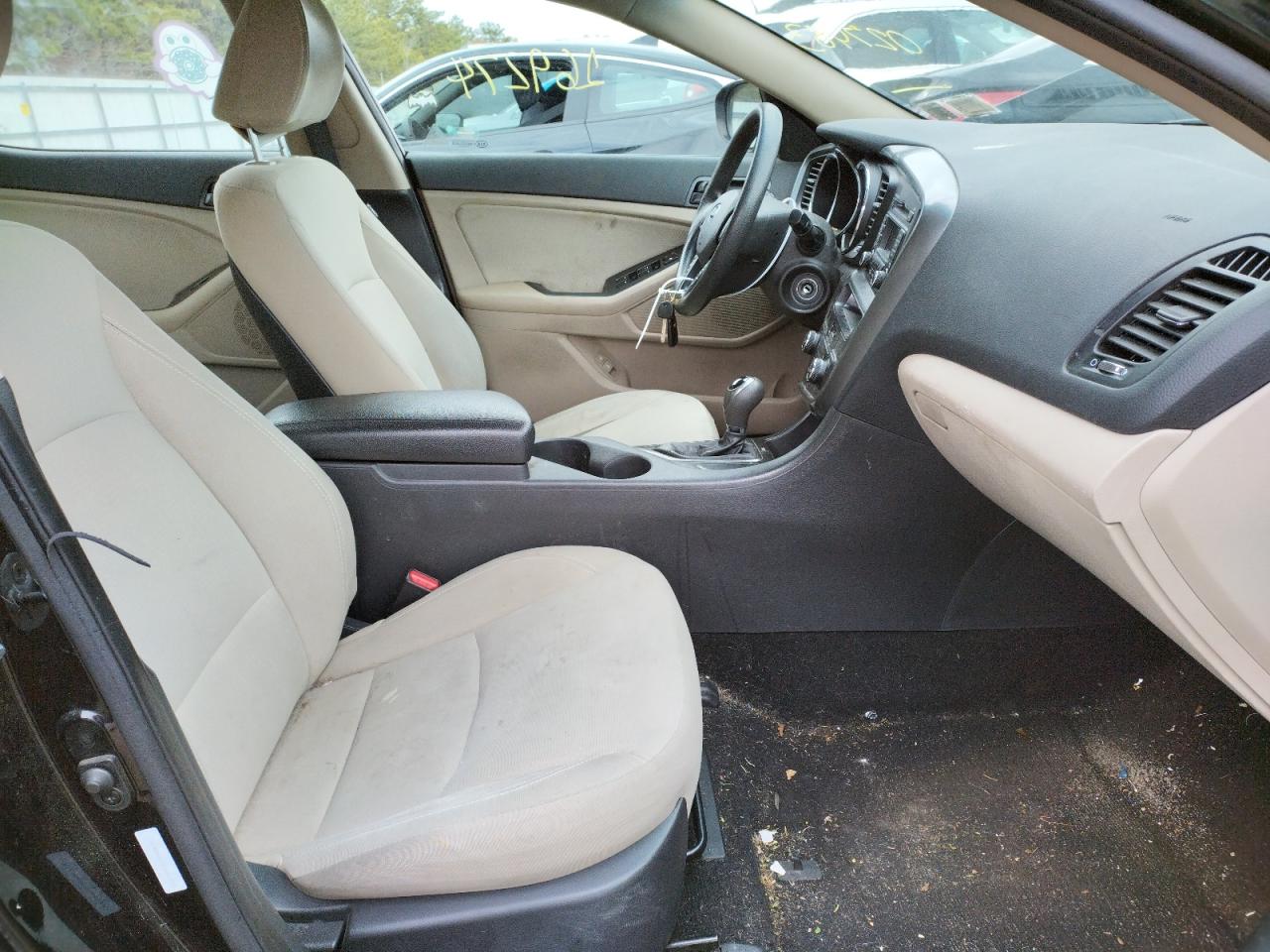 Photo 5 from auction – 2012 KIA OPTIMA LX with VIN 5XXGM4A72CG027483