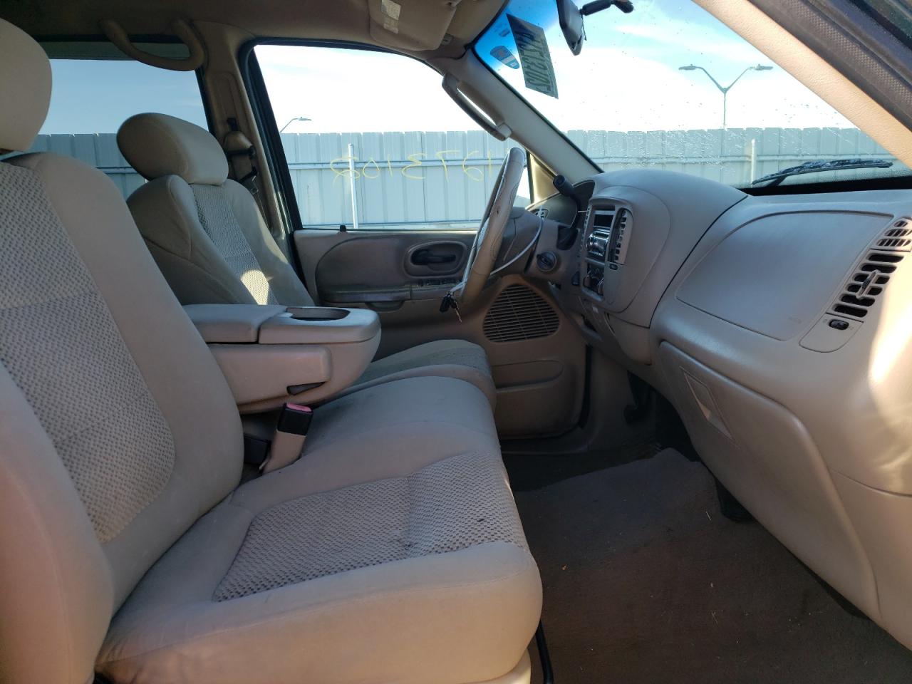 Photo 5 from auction – 2003 FORD F150 SUPER with VIN 1FTRW08653KB08833