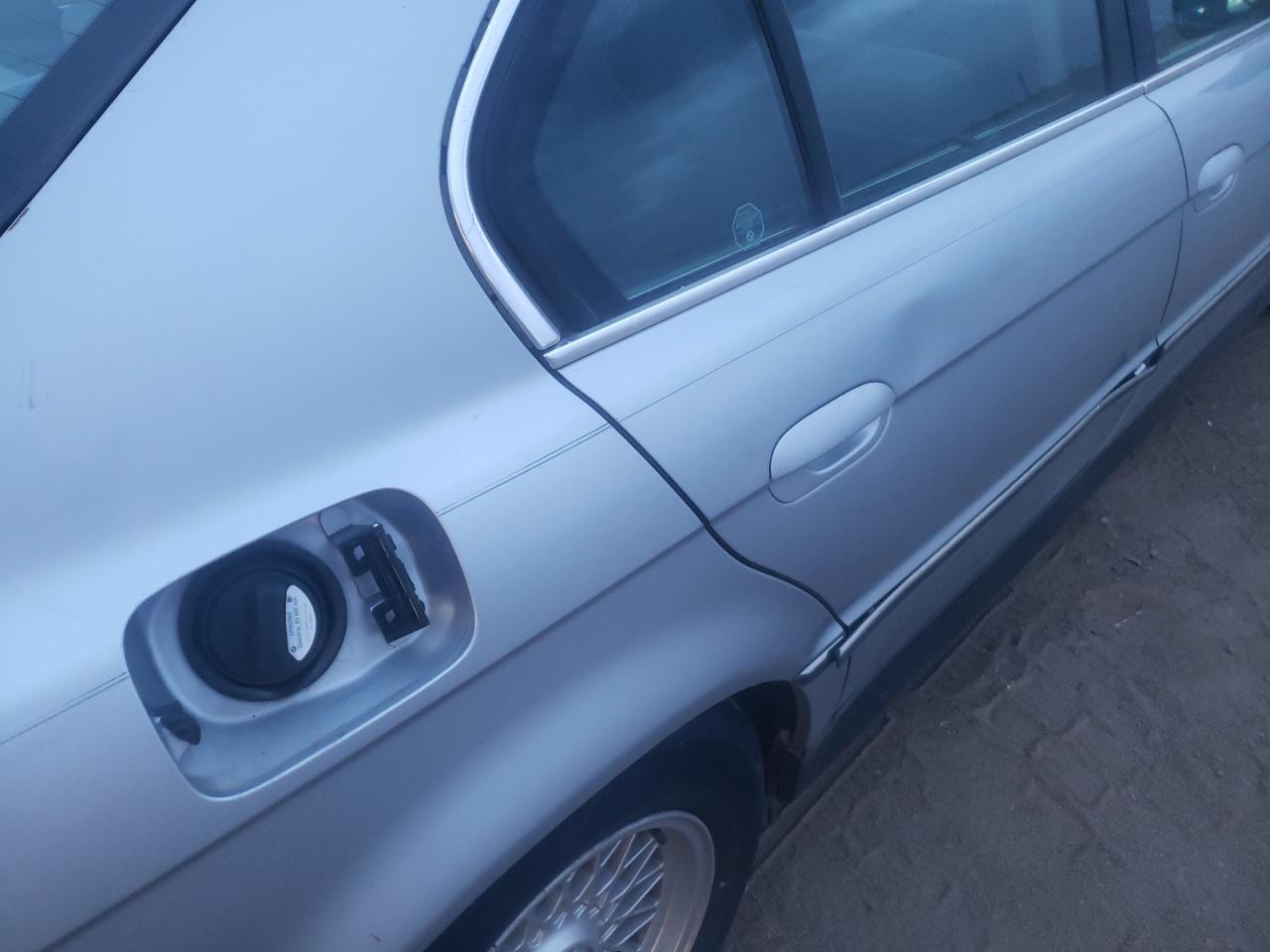 Photo 9 from auction – 1998 BMW 740 I AUTO with VIN WBAGF8329WDL52324