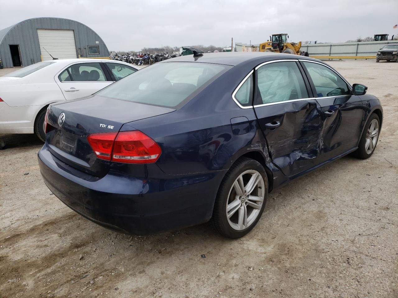 Photo 4 from auction – 2015 VOLKSWAGEN PASSAT SE with VIN 1VWBV7A31FC066833