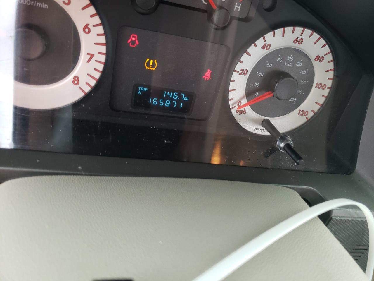 Photo 8 from auction – 2008 MAZDA TRIBUTE S with VIN 4F2CZ06188KM11584