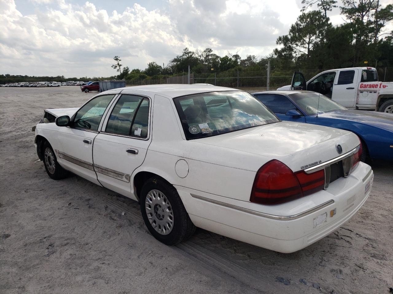 Photo 3 from auction – 2003 MERCURY GRAND MARQ with VIN 2MEFM74W73X693501