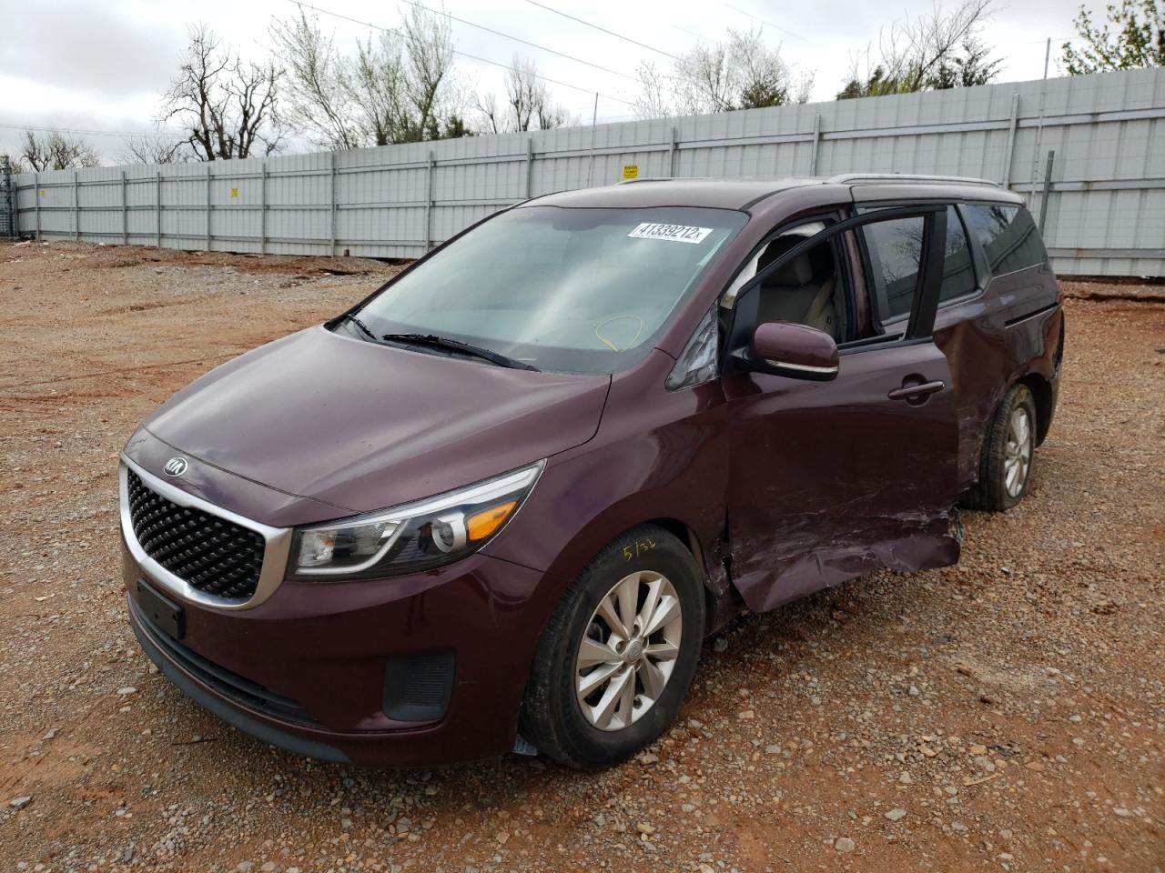Photo 2 from auction – 2015 KIA SEDONA LX with VIN KNDMB5C13F6058879