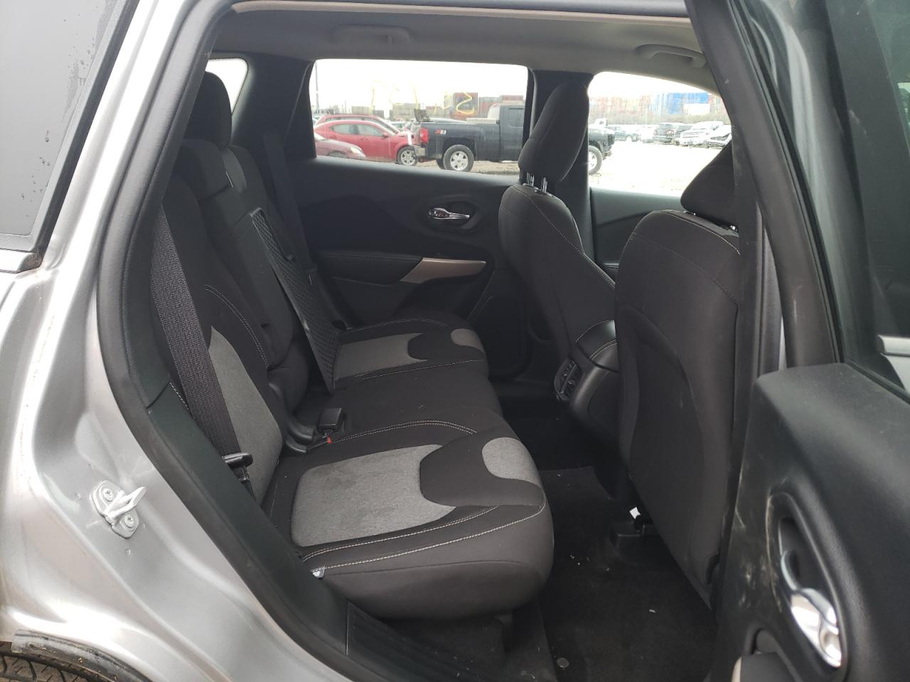Photo 6 from auction – 2018 JEEP CHEROKEE L with VIN 1C4PJLCBXJD576795