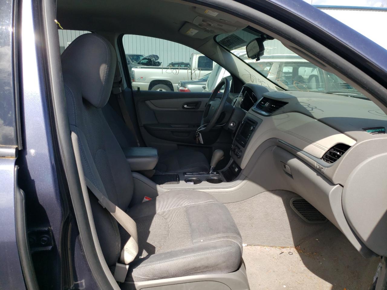 Photo 5 from auction – 2014 CHEVROLET TRAVERSE L with VIN 1GNKVFKD1EJ308316