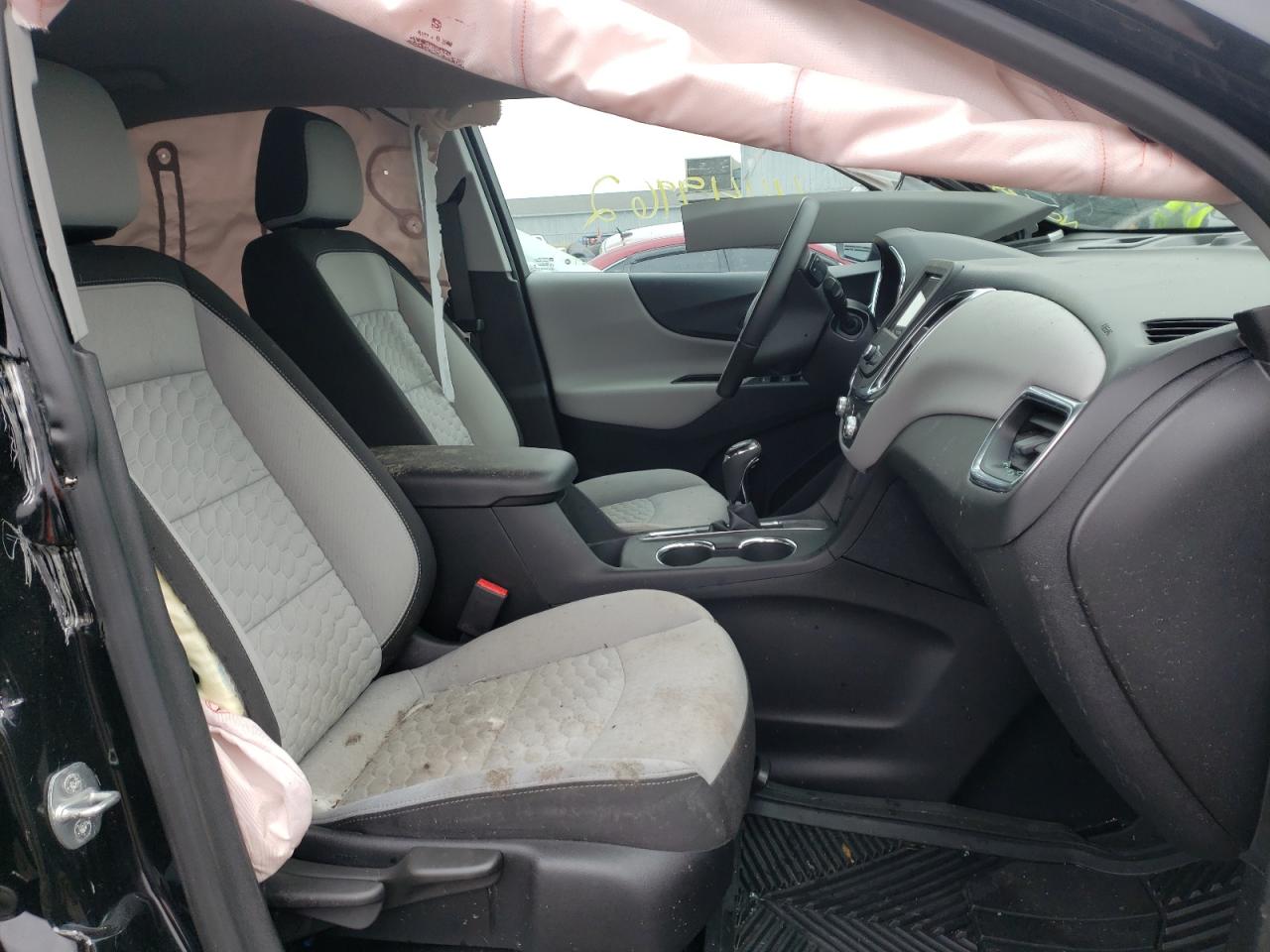 Photo 5 from auction – 2019 CHEVROLET EQUINOX LT with VIN 2GNAXJEV0K6250852