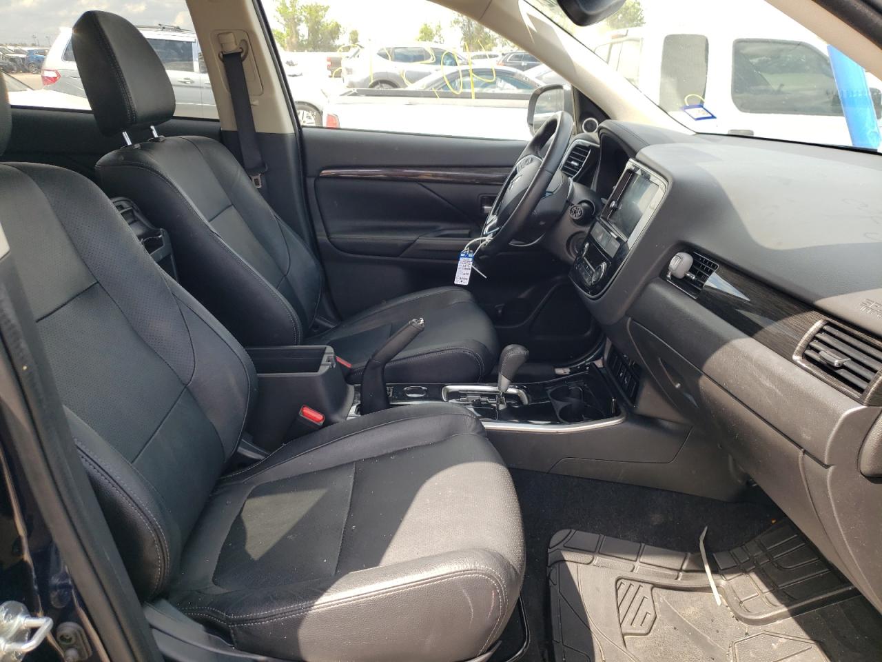Photo 5 from auction – 2018 MITSUBISHI OUTLANDER with VIN JA4AD3A34JZ058252