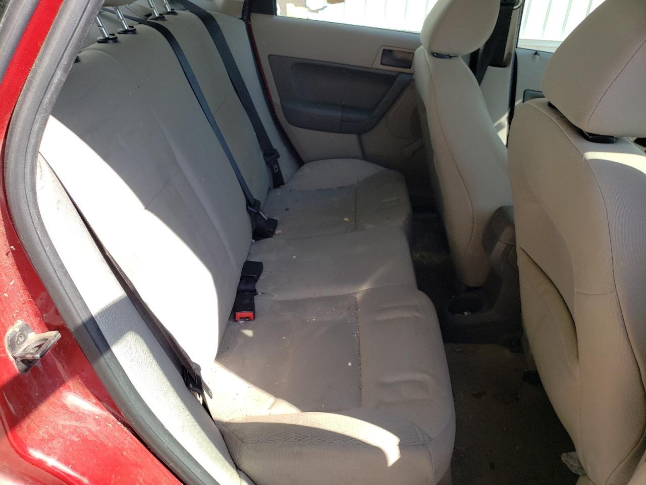 Photo 6 from auction – 2011 FORD FOCUS S with VIN 1FAHP3EN8BW101264