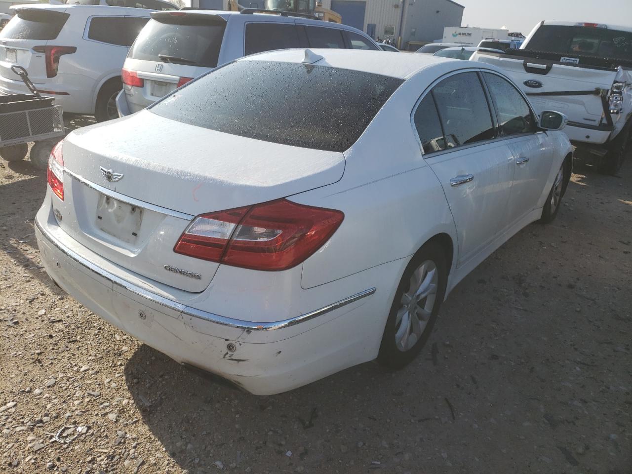 Photo 4 from auction – 2012 HYUNDAI GENESIS 3. with VIN KMHGC4DDXCU166951