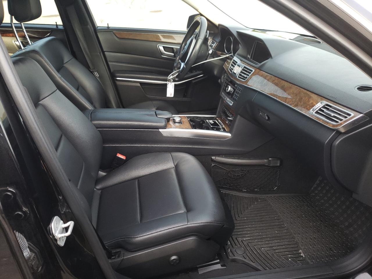 Photo 5 from auction – 2014 MERCEDES-BENZ E 350 with VIN WDDHF5KB2EA892370