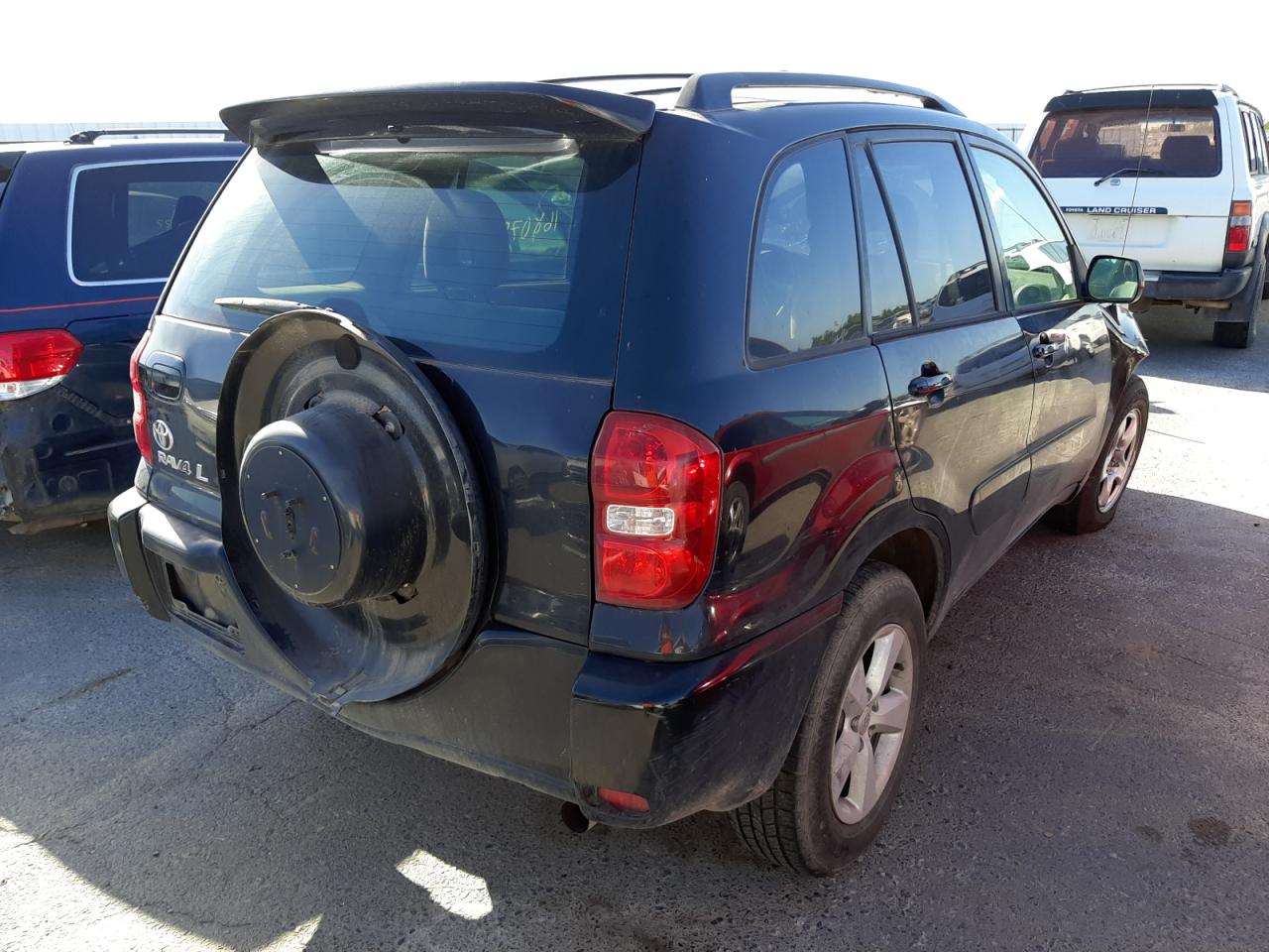 Photo 4 from auction – 2004 TOYOTA RAV4 with VIN JTEGD20V040011740