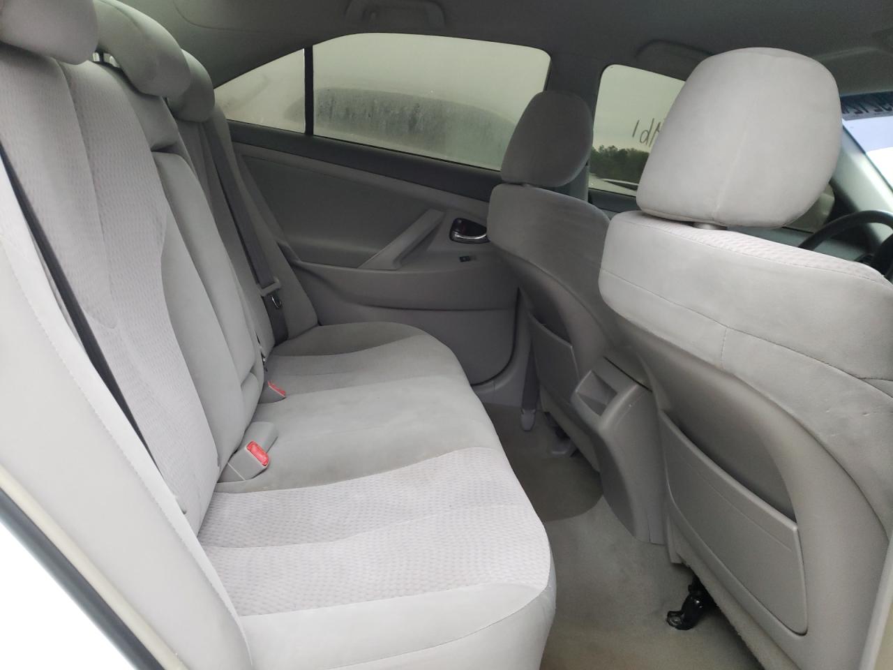 Photo 6 from auction – 2011 TOYOTA CAMRY with VIN 4T1BF3EK8BU588515